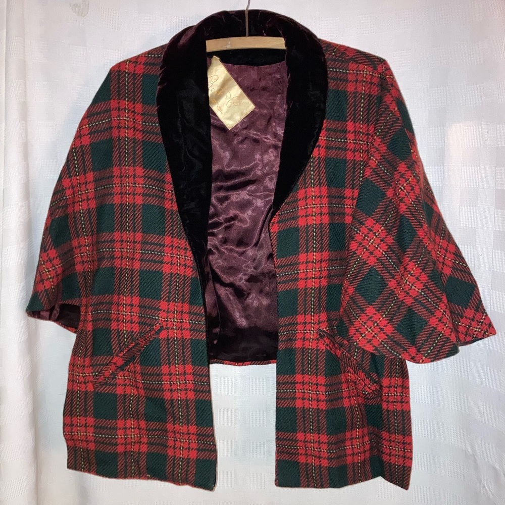 Vintage Green/Red Lined Caplet